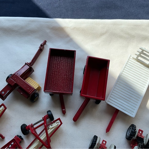 Vintage Assorted Lot of 10 ERTL Red Farm Equipment and Tractors Ford Farmall - Picture 4 of 16